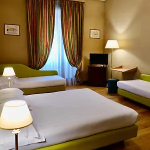 Oceania Hotel